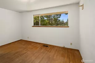 8725 Maple Ln, Edmonds, WA 98026 - Photo 13