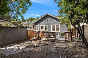 2132 Dexter Ave N, Seattle, WA 98109 - Photo 23
