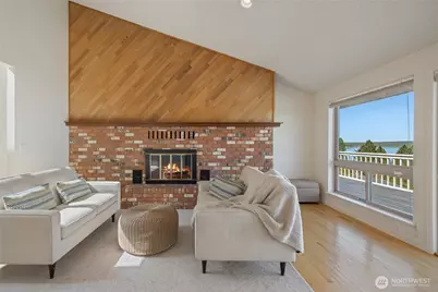 70 Hewitt Drive, Steilacoom, WA 98388 - Photo 11