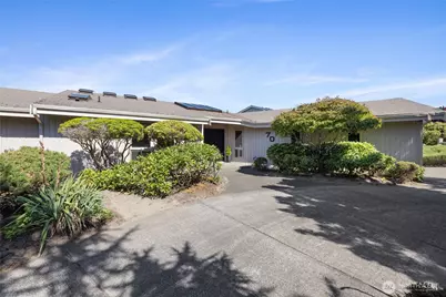 70 Hewitt Drive, Steilacoom, WA 98388 - Photo 3