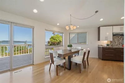 70 Hewitt Drive, Steilacoom, WA 98388 - Photo 13