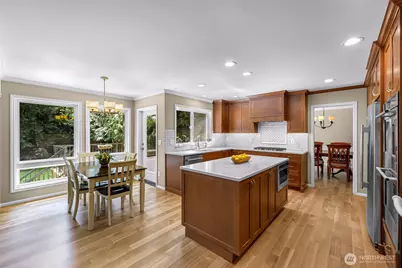 25827 NE 9th Street, Sammamish, WA 98074 - Photo 3