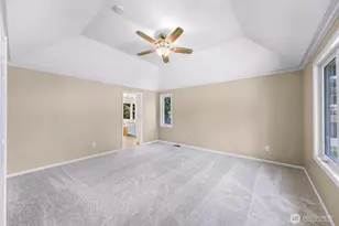 25827 NE 9th St, Sammamish, WA 98074 - Photo 35
