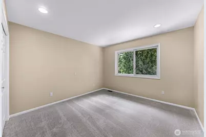 25827 NE 9th Street, Sammamish, WA 98074 - Photo 17