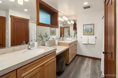 10929 SE Lake Road, Bellevue, WA 98004 - Photo 21