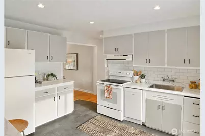 9219 30th Avenue SW, Seattle, WA 98126 - Photo 5