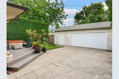 9219 30th Avenue SW, Seattle, WA 98126 - Photo 7