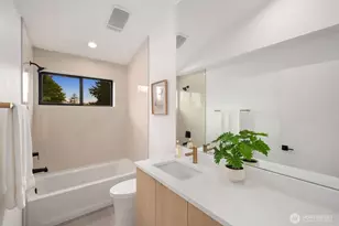 9024 Corliss Ave N, Seattle, WA 98103 - Photo 29