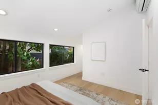 9026 Corliss Ave N, Seattle, WA 98103 - Photo 15
