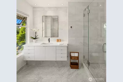 2002 1st Avenue N, Seattle, WA 98109 - Photo 21