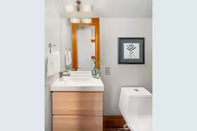 2002 1st Avenue N, Seattle, WA 98109 - Photo 17