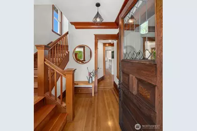 2002 1st Avenue N, Seattle, WA 98109 - Photo 5