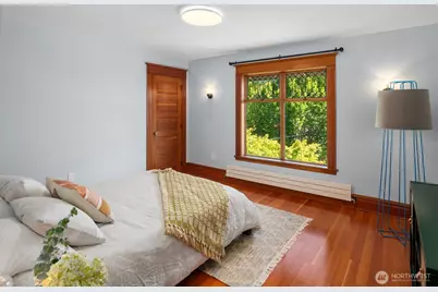 2002 1st Avenue N, Seattle, WA 98109 - Photo 25