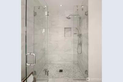 2002 1st Avenue N, Seattle, WA 98109 - Photo 23