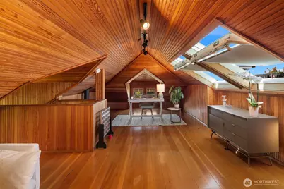 2002 1st Avenue N, Seattle, WA 98109 - Photo 27