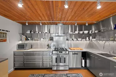 66 Bell Street #303, Seattle, WA 98121 - Photo 13
