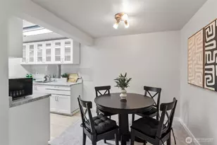 710 N 160th St, Shoreline, WA 98133 - Photo 7