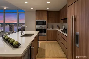 583 Battery St, Seattle, WA 98121 - Photo 13