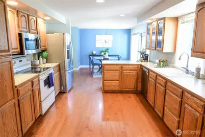 8435 NE 147th Place, Kenmore, WA 98028 - Photo 9
