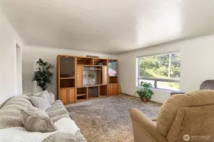 3105 13th St, Bremerton, WA 98312 - Photo 7