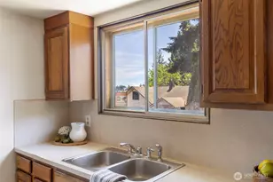 3105 13th St, Bremerton, WA 98312 - Photo 11