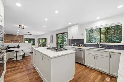 14038 156th Place NE, Woodinville, WA 98072 - Photo 3