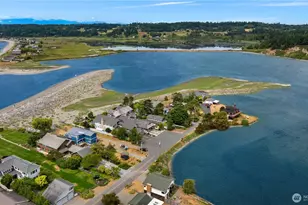 2403 Sunlight Beach Rd, Clinton, WA 98236 - Photo 9
