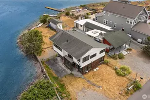2403 Sunlight Beach Rd, Clinton, WA 98236 - Photo 5