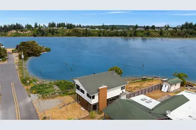 2403 Sunlight Beach Road, Clinton, WA 98236 - Photo 17