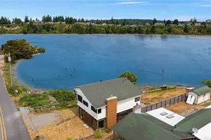2403 Sunlight Beach Rd, Clinton, WA 98236 - Photo 17