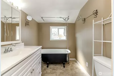 611 N Junett Street N, Tacoma, WA 98406 - Photo 39