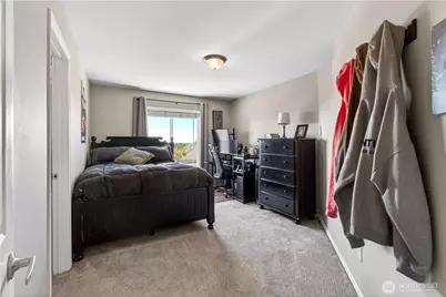 32 Mount Rainier Loop E, Bonney Lake, WA 98391 - Photo 29