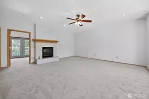 18432 W Lake Desire Dr SE, Renton, WA 98058 - Photo 7