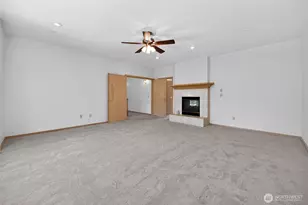 18432 W Lake Desire Dr SE, Renton, WA 98058 - Photo 3