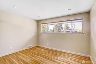 10012 NE 22nd St, Bellevue, WA 98004 - Photo 17