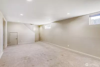 10012 NE 22nd Street, Bellevue, WA 98004 - Photo 15