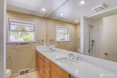 10012 NE 22nd Street, Bellevue, WA 98004 - Photo 13