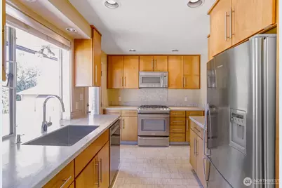10012 NE 22nd Street, Bellevue, WA 98004 - Photo 7