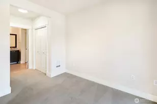 699 John St, Seattle, WA 98109 - Photo 19