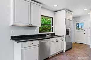 1119 N Tacoma Ave, Tacoma, WA 98403 - Photo 9
