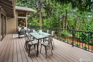 6750 W Mercer Way, Mercer Island, WA 98040 - Photo 11
