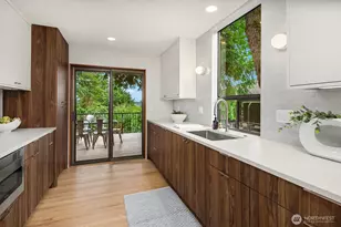 6750 W Mercer Way, Mercer Island, WA 98040 - Photo 19