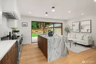 6750 W Mercer Way, Mercer Island, WA 98040 - Photo 17