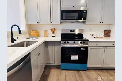 8828 238th St SW #D1, Edmonds, WA 98026 - Photo 9