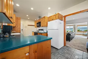 622 S 1st St, Brewster, WA 98812 - Photo 9
