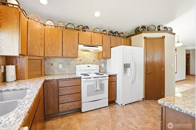15180 Cottonwood Canyon Road, Yakima, WA 98908 - Photo 11