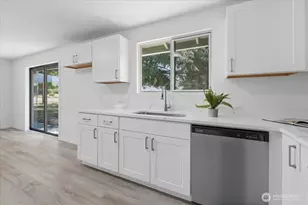 11407 Farwest Dr SW, Lakewood, WA 98498 - Photo 11