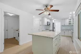 12708 NE 101st Pl, Kirkland, WA 98033 - Photo 17