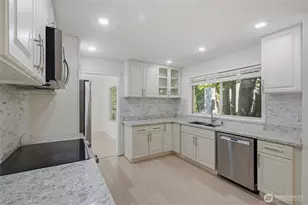 12708 NE 101st Pl, Kirkland, WA 98033 - Photo 13