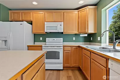 8412 205th Street Ct E, Spanaway, WA 98387 - Photo 5